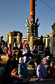 Myanmar - Kyaikhtiyo, Worshippers gather around the pagoda 